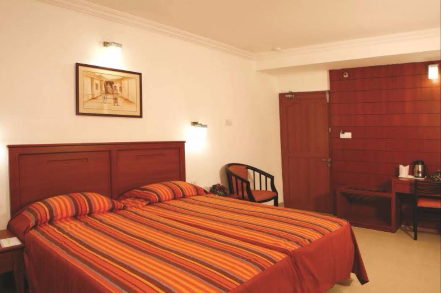 Hotel Hill View Kochi Exterior foto